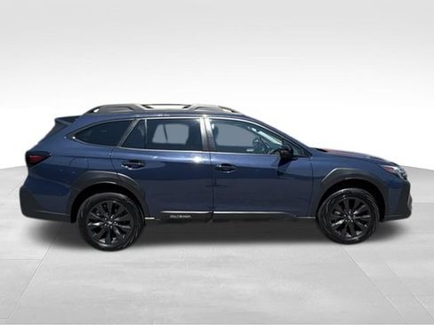Used 2025 Subaru Outback Onyx Edition AWD/4WD image 8