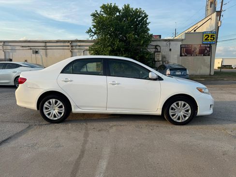 Used 2009 Toyota Corolla FWD image 3