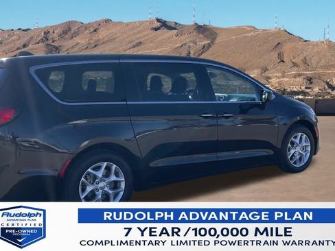 Used 2017 Chrysler Pacifica Touring Plus w/ Tire & Wheel Group image 6