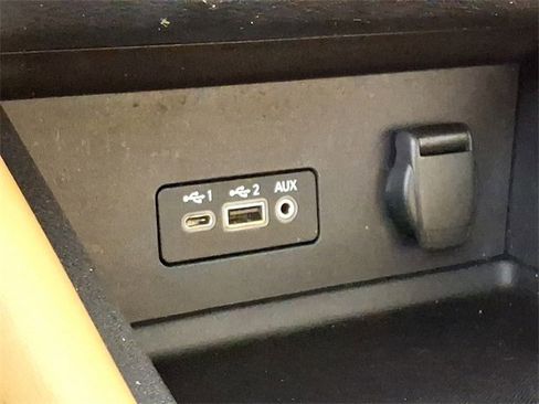 Used 2023 Nissan Sentra SV w/ SV Premium Package image 25