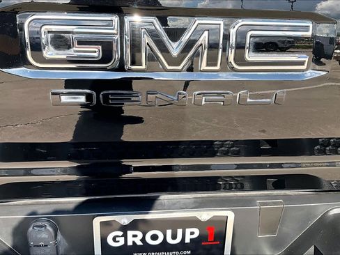 Certified 2023 GMC Canyon Denali w/ Denali Black Edition image 9