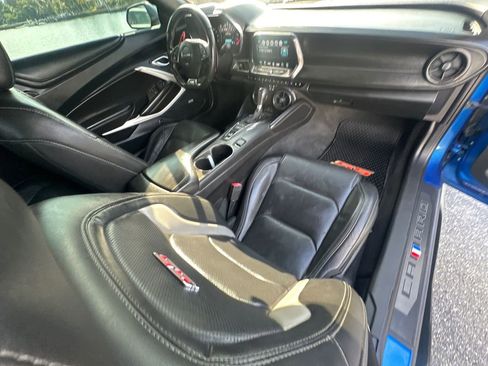 Used 2018 Chevrolet Camaro SS image 17