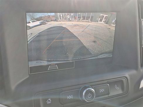 Used 2023 GMC Terrain SLE w/ Driver Convenience Package image 17