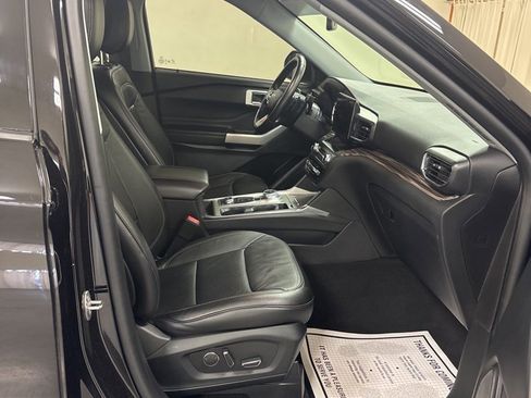 Used 2020 Ford Explorer Limited w/ Class III Trailer Tow Package image 30