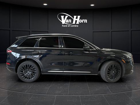 Used 2021 Lincoln Corsair Reserve AWD/4WD image 8