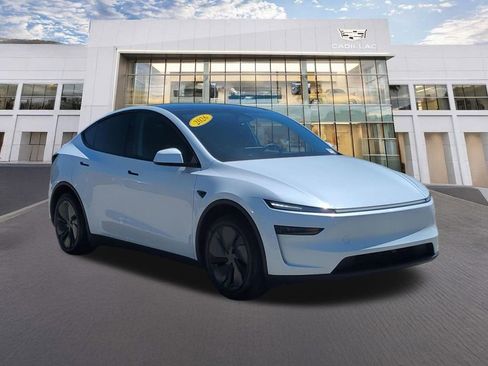 Used 2026 Tesla Model Y Long Range AWD/4WD image 3