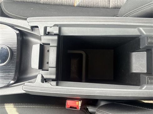 Certified 2022 Nissan Rogue SV image 42