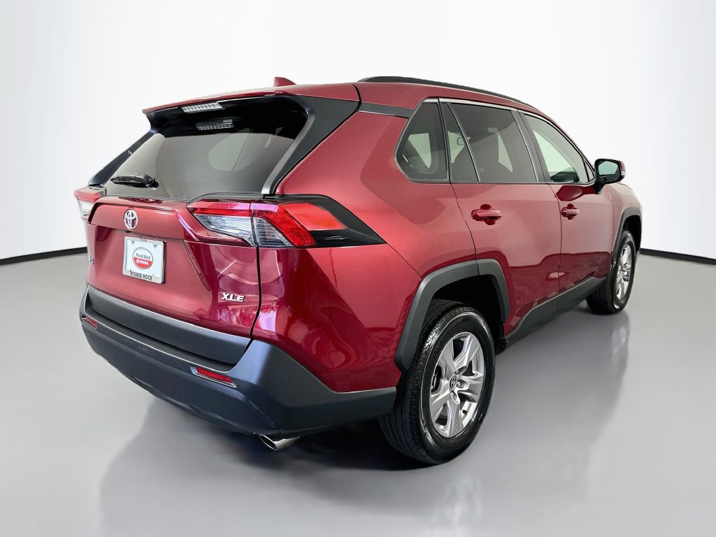 Certified 2025 Toyota RAV4 XLE FWD image 5