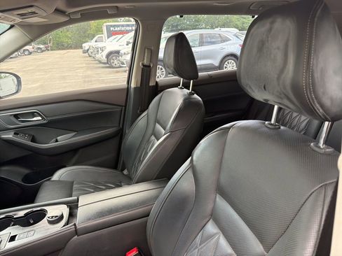 Used 2022 Nissan Rogue Platinum AWD/4WD image 10