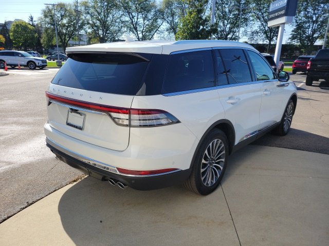 Certified 2023 Lincoln Aviator Reserve w/ Elements Package Plus AWD/4WD image 12