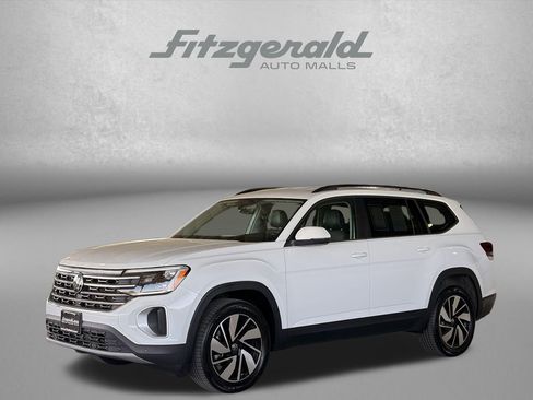 Used 2024 Volkswagen Atlas SE AWD/4WD image 2