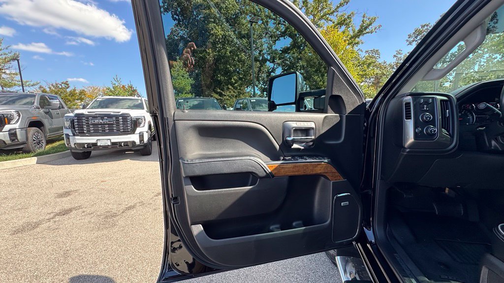 Used 2018 Chevrolet Silverado 2500 High Country w/ Duramax Plus Package AWD/4WD image 23