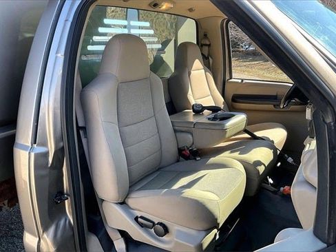 Used 2006 Ford F350 XL image 7