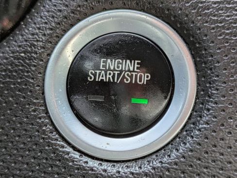 Used 2018 Cadillac XT5 Luxury w/ Driver Awareness Package FWD image 29