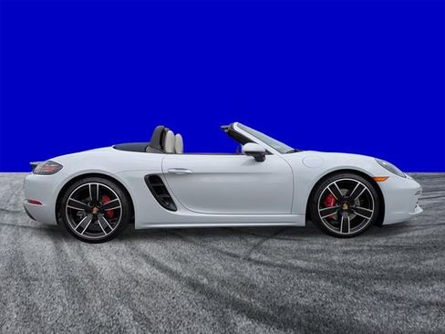 Used 2024 Porsche 718 Boxster S RWD image 3