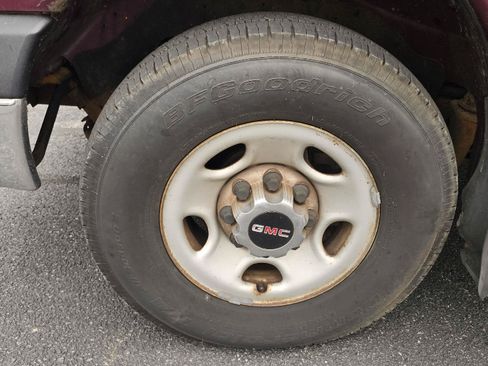 Used 2005 GMC Savana 3500 Extended RWD image 9