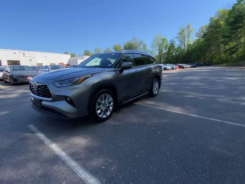 Used 2026 Toyota Highlander Limited AWD/4WD image 7