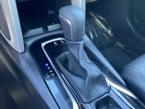 Used 2024 Toyota Corolla Cross XLE image 23