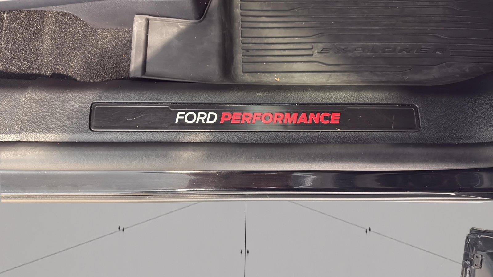 Used 2025 Ford Explorer ST AWD/4WD image 27