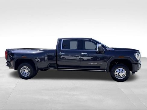 Used 2024 GMC Sierra 3500 Denali w/ Denali Reserve Package AWD/4WD image 4