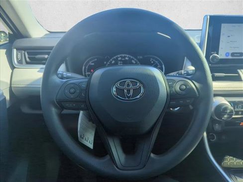 Used 2025 Toyota RAV4 XLE AWD/4WD image 18