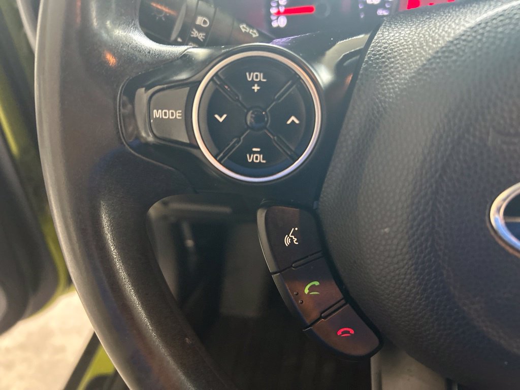 Used 2014 Kia Soul + FWD image 37