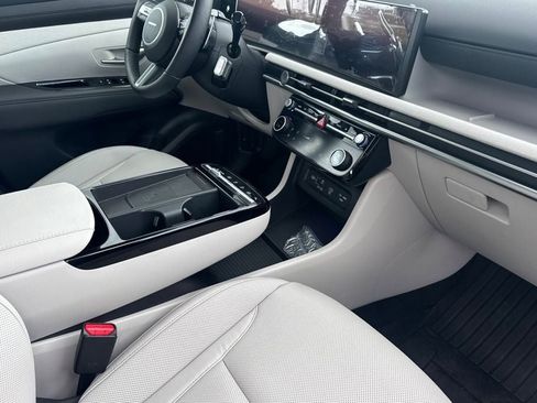 Used 2025 Hyundai Tucson Limited image 14