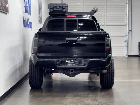 Used 2015 Toyota Tacoma 4x4 Double Cab w/ TRD Sport Package image 5