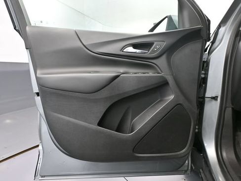Used 2023 Chevrolet Equinox LT w/ LPO, Floor Liner Package FWD image 19