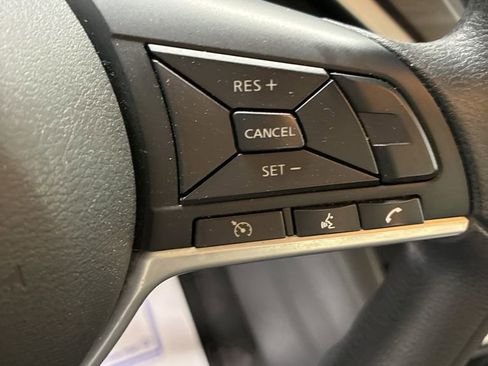 Used 2025 Nissan Altima 2.5 SV FWD image 15