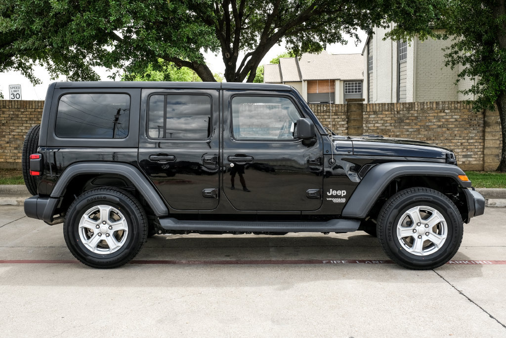 Used 2021 Jeep Wrangler Unlimited Sport AWD/4WD image 15