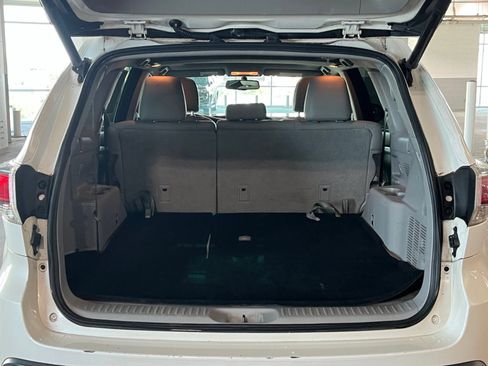 Used 2016 Toyota Highlander XLE FWD image 10