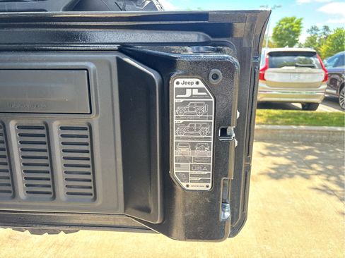 Used 2024 Jeep Wrangler Unlimited Rubicon 4xe AWD/4WD image 16