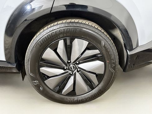 Used 2024 Nissan Ariya AWD image 30