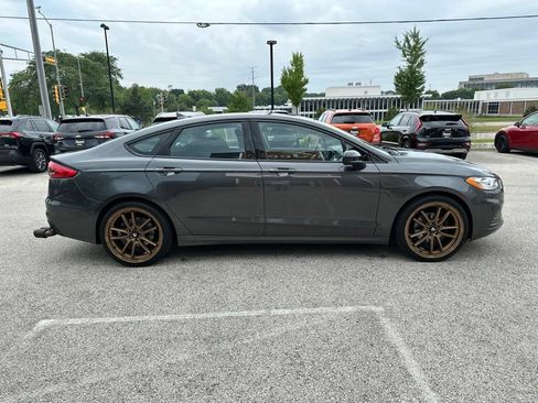 Used 2019 Ford Fusion SE FWD image 6
