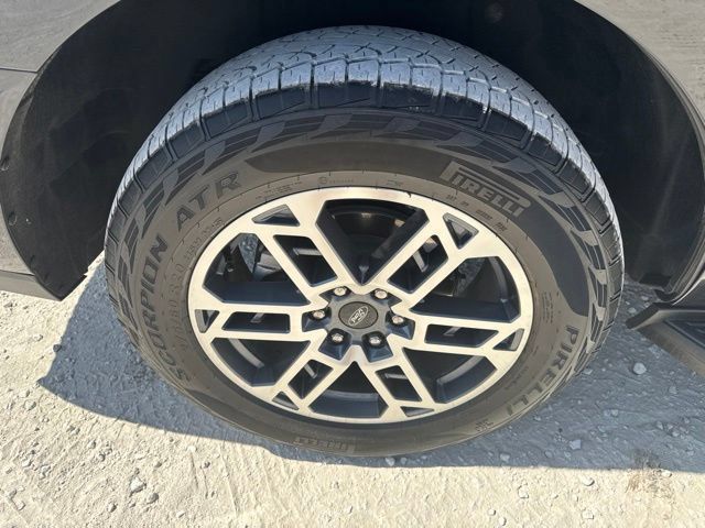 Used 2025 Ford Expedition Active AWD/4WD image 28