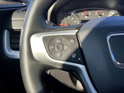 Used 2024 GMC Terrain SLT AWD/4WD image 10