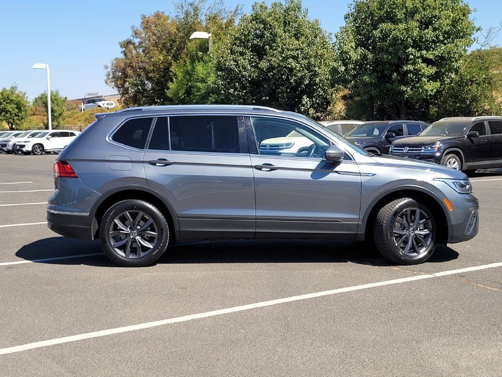 Used 2023 Volkswagen Tiguan SE FWD image 4