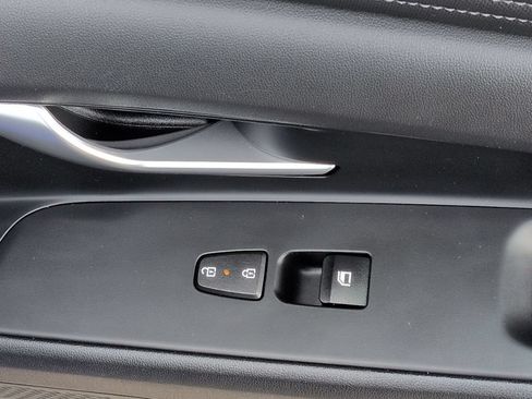 Used 2025 Hyundai Elantra SEL FWD image 32