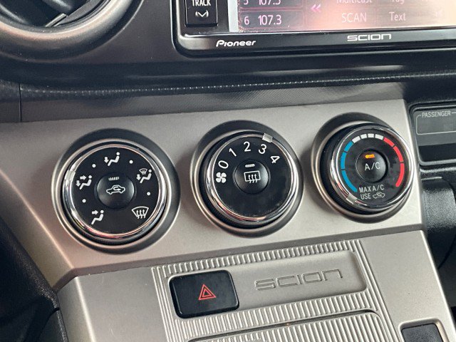Used 2015 Scion xB FWD image 14