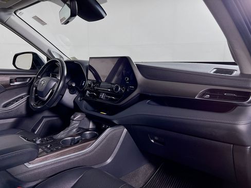 Used 2023 Toyota Highlander Limited image 27