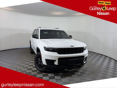 Used 2025 Jeep Grand Cherokee L Altitude image 1