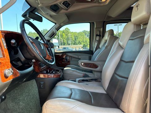 Used 2022 Chevrolet Express 2500 Extended w/ Enhanced Convenience Package RWD image 16