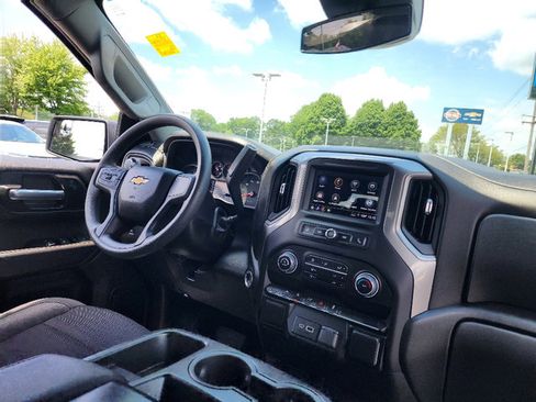Certified 2023 Chevrolet Silverado 1500 Custom image 26