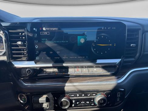 Used 2025 Chevrolet Silverado 1500 LT RWD image 19