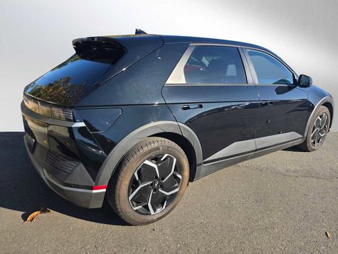 Used 2024 Hyundai Ioniq 5 SE image 3