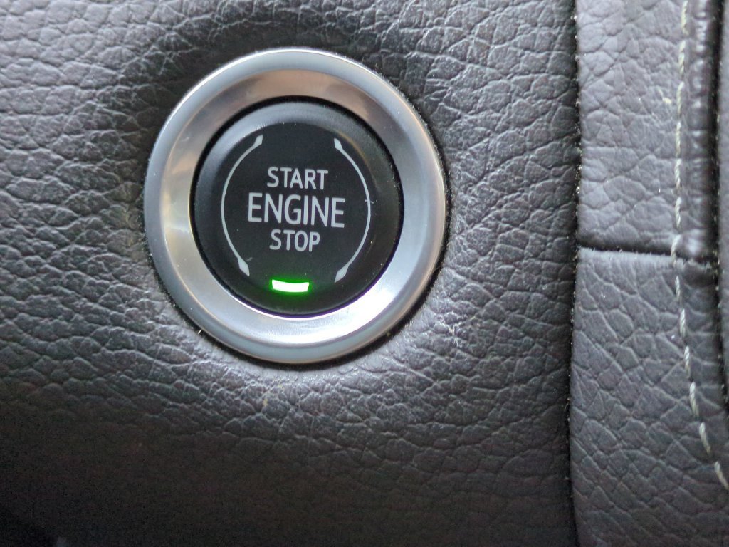Used 2023 GMC Yukon Denali AWD/4WD image 32