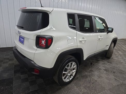 Used 2023 Jeep Renegade Latitude AWD/4WD image 10