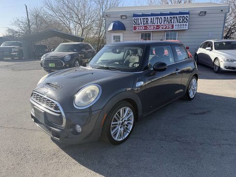 Used 2014 MINI Cooper S image 1