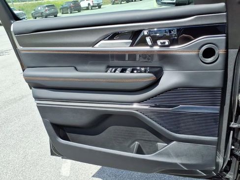 New 2026 Jeep Grand Wagoneer Summit AWD/4WD image 20